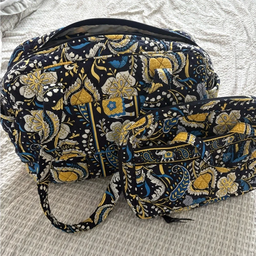 Vera Bradley Stylish Floral Women Bag Set (Book Cover Bag) - Picture 1 of 7